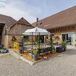 Uelis-stoeckli Gaestezimmer Mit Billard Und Lamatrekking