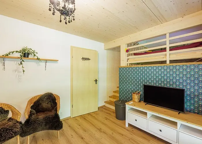 Uelis-stoeckli Gaestezimmer Mit Billard Und Lamatrekking Meikirch
