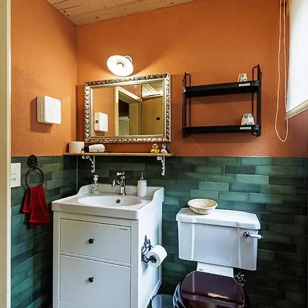 Uelis-stoeckli Gaestezimmer Mit Billard Und Lamatrekking Meikirch