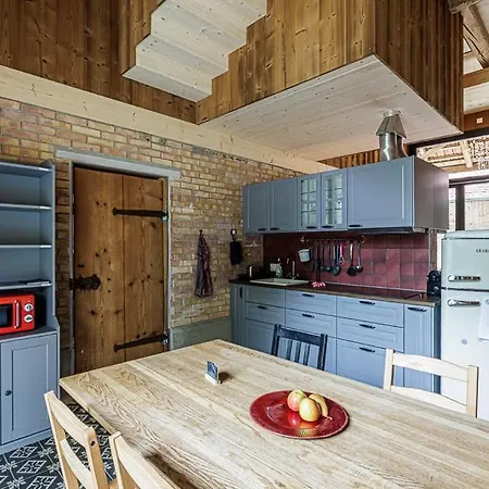 Uelis-stoeckli Gaestezimmer Mit Billard Und Lamatrekking