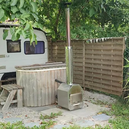 Uelis-stoeckli Gaestezimmer Mit Billard Und Lamatrekking Meikirch